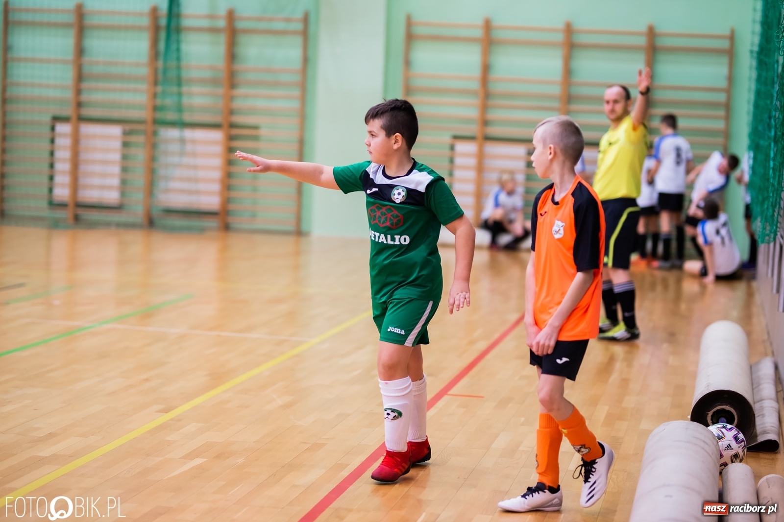 Zdjęcie w galerii na portalu naszraciborz.pl: Noworoczny Turniej Piłki Nożnej w Arenie Rafako wiadomości z regionu