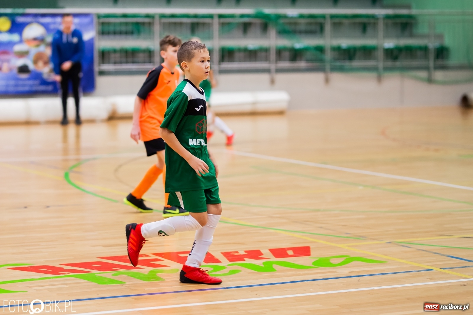 Zdjęcie w galerii na portalu naszraciborz.pl: Noworoczny Turniej Piłki Nożnej w Arenie Rafako wiadomości z regionu