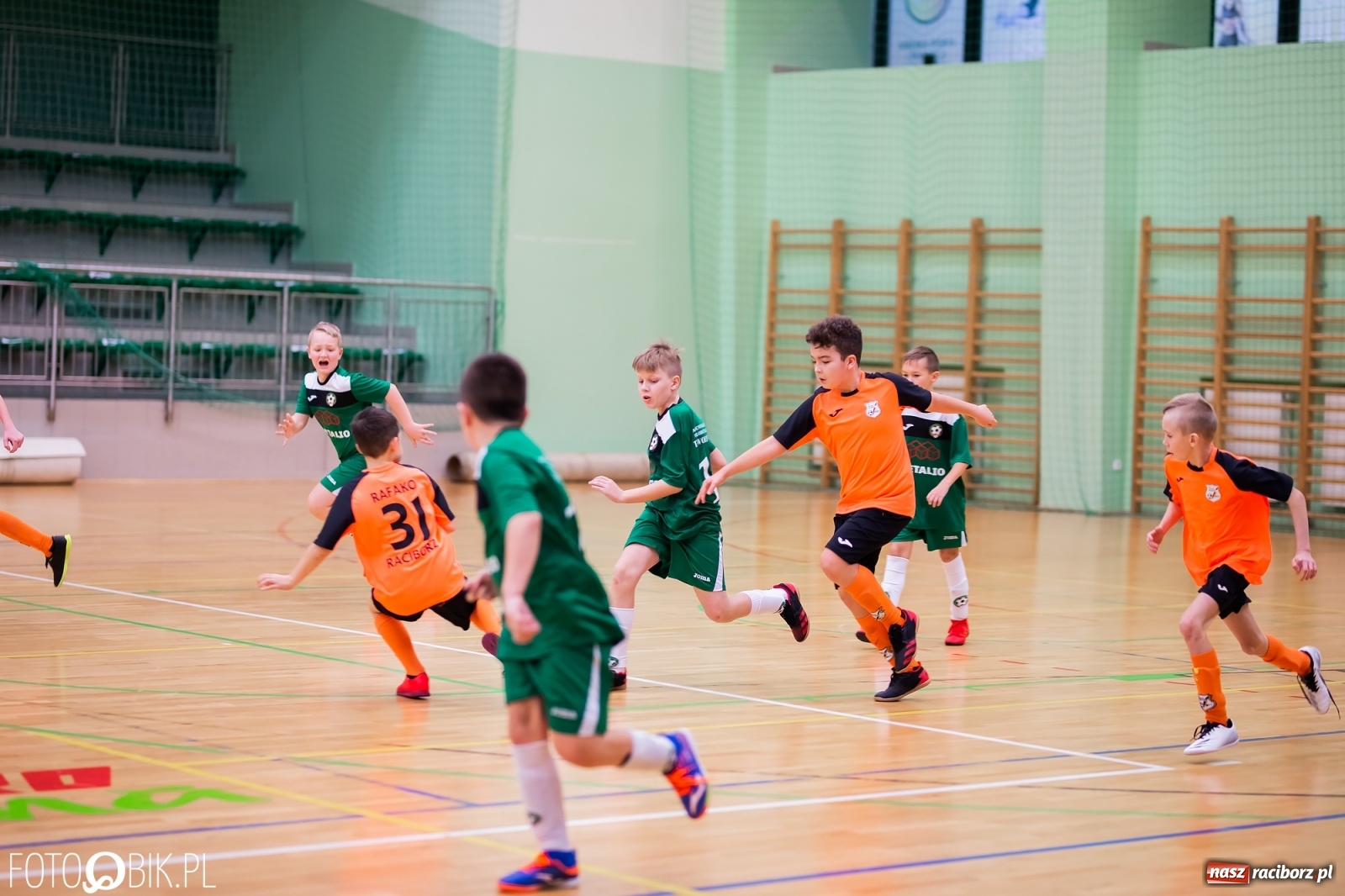 Zdjęcie w galerii na portalu naszraciborz.pl: Noworoczny Turniej Piłki Nożnej w Arenie Rafako wiadomości z regionu