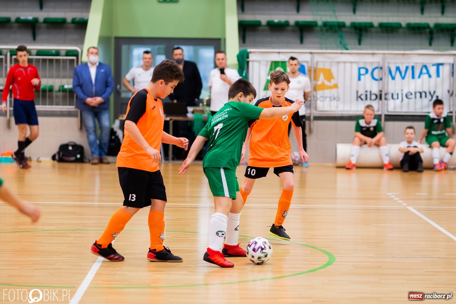 Zdjęcie w galerii na portalu naszraciborz.pl: Noworoczny Turniej Piłki Nożnej w Arenie Rafako wiadomości z regionu