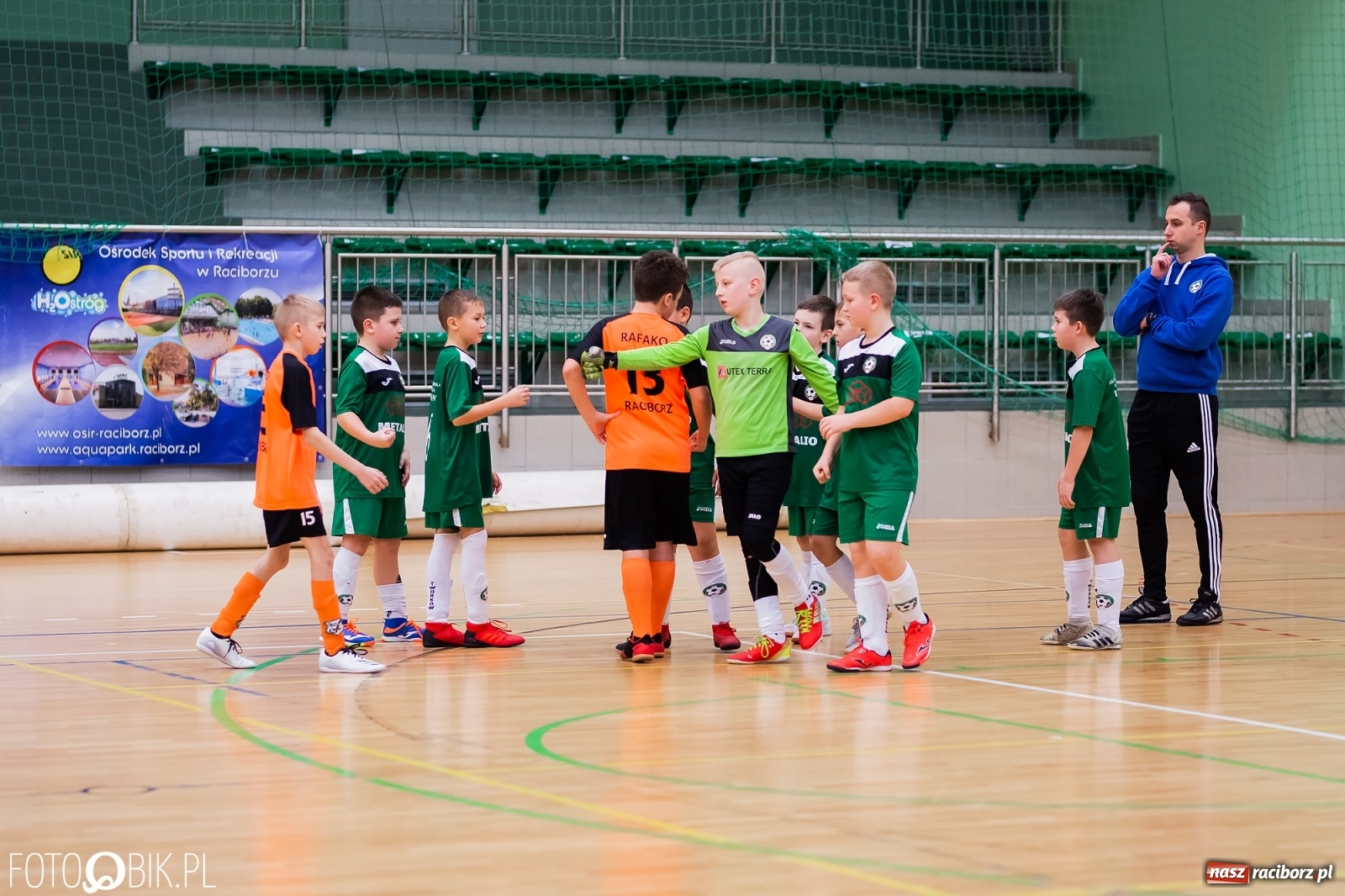 Zdjęcie w galerii na portalu naszraciborz.pl: Noworoczny Turniej Piłki Nożnej w Arenie Rafako wiadomości z regionu
