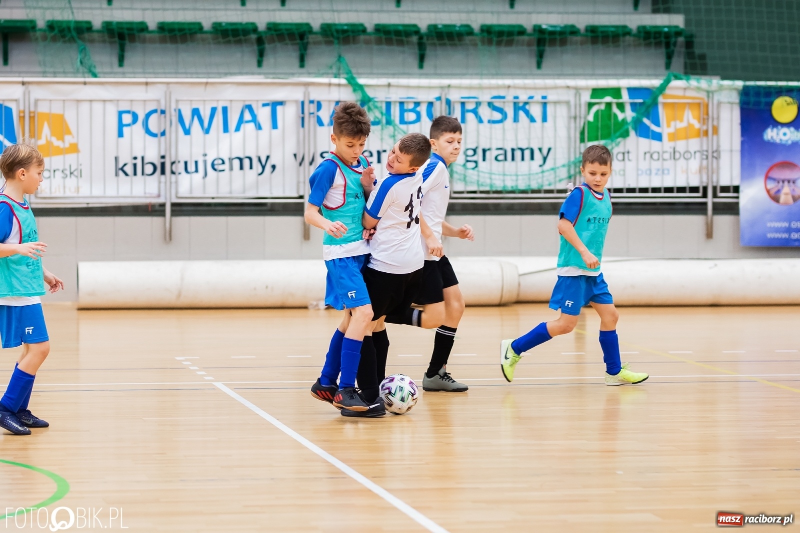 Zdjęcie w galerii na portalu naszraciborz.pl: Noworoczny Turniej Piłki Nożnej w Arenie Rafako wiadomości z regionu