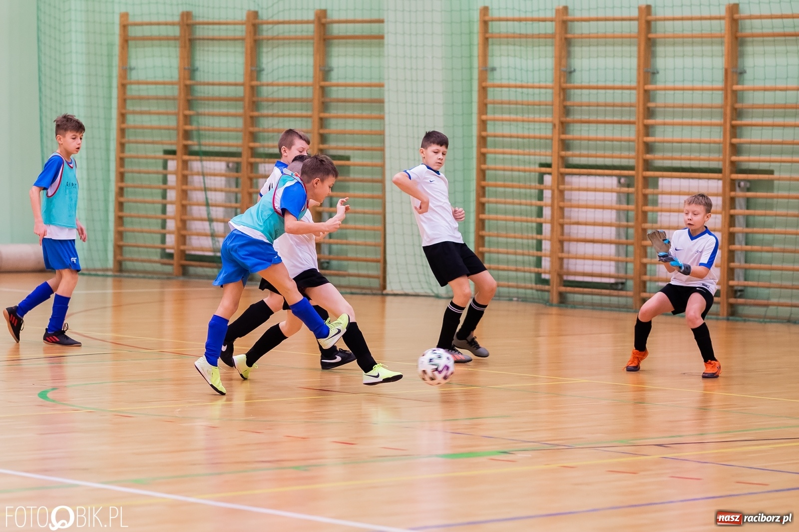 Zdjęcie w galerii na portalu naszraciborz.pl: Noworoczny Turniej Piłki Nożnej w Arenie Rafako wiadomości z regionu