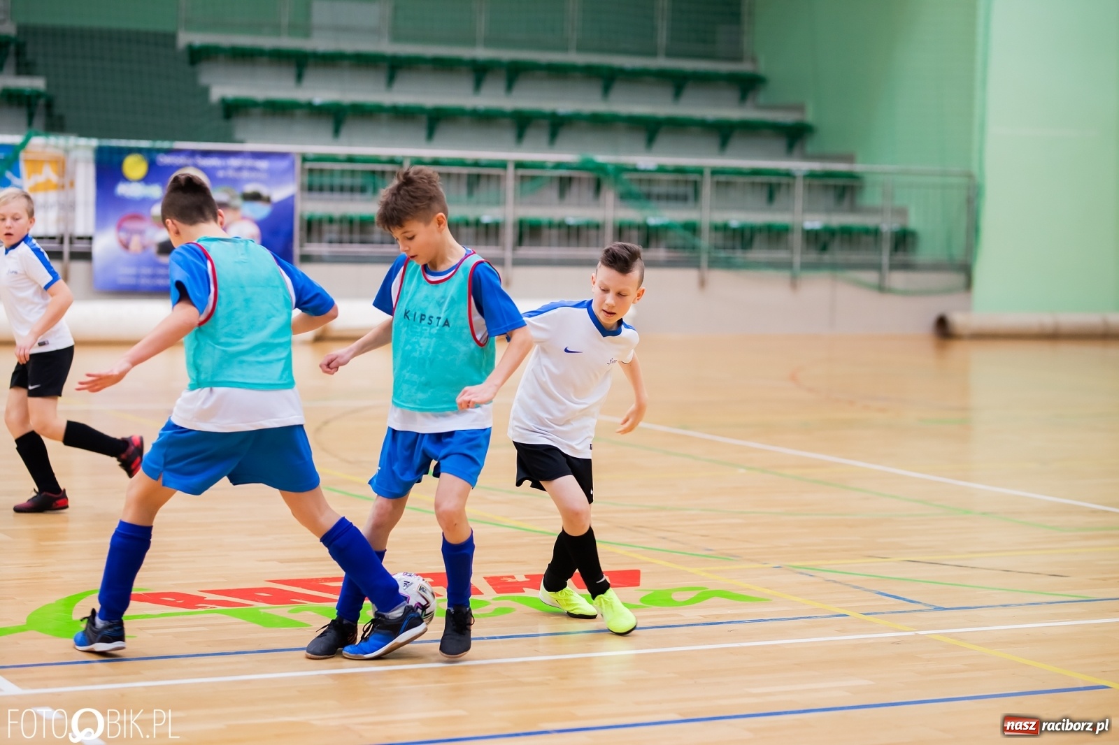 Zdjęcie w galerii na portalu naszraciborz.pl: Noworoczny Turniej Piłki Nożnej w Arenie Rafako wiadomości z regionu