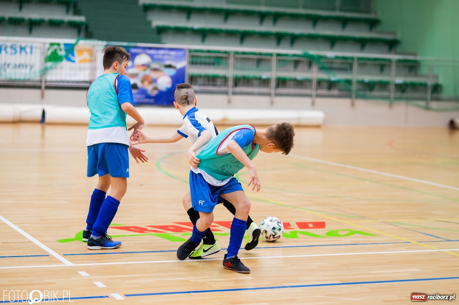 Zdjęcie w galerii na portalu naszraciborz.pl: Noworoczny Turniej Piłki Nożnej w Arenie Rafako wiadomości z regionu