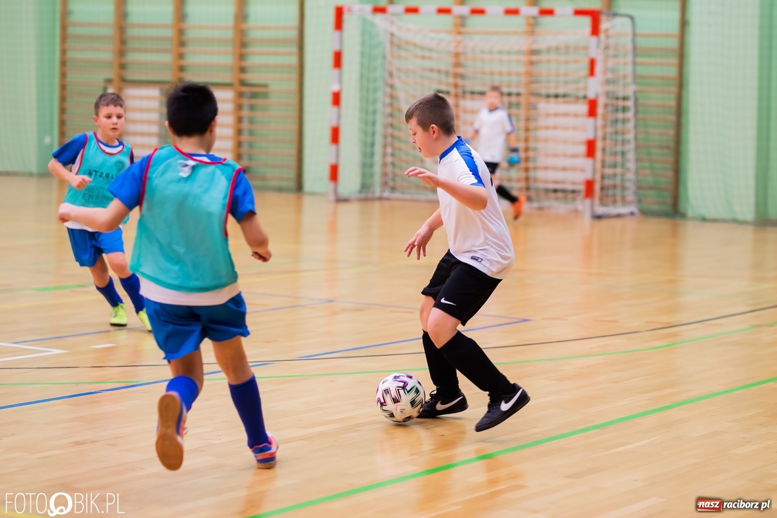 Zdjęcie w galerii na portalu naszraciborz.pl: Noworoczny Turniej Piłki Nożnej w Arenie Rafako wiadomości z regionu