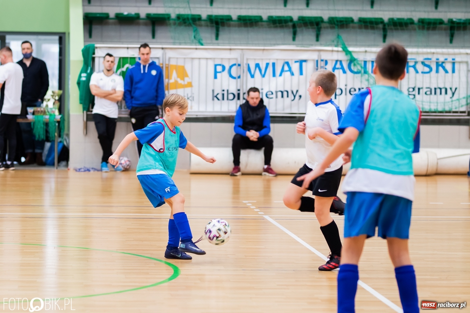 Zdjęcie w galerii na portalu naszraciborz.pl: Noworoczny Turniej Piłki Nożnej w Arenie Rafako wiadomości z regionu
