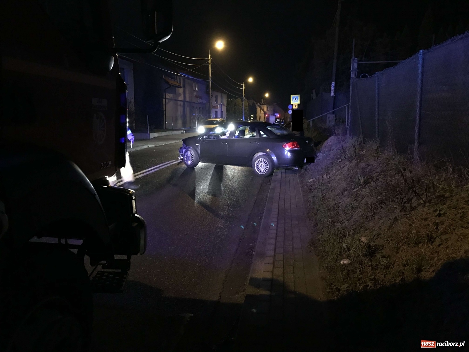 Zdjęcie w galerii na portalu naszraciborz.pl: Zderzenie volkswagena i fiata przy Mieszku [FOTO] wiadomości z regionu