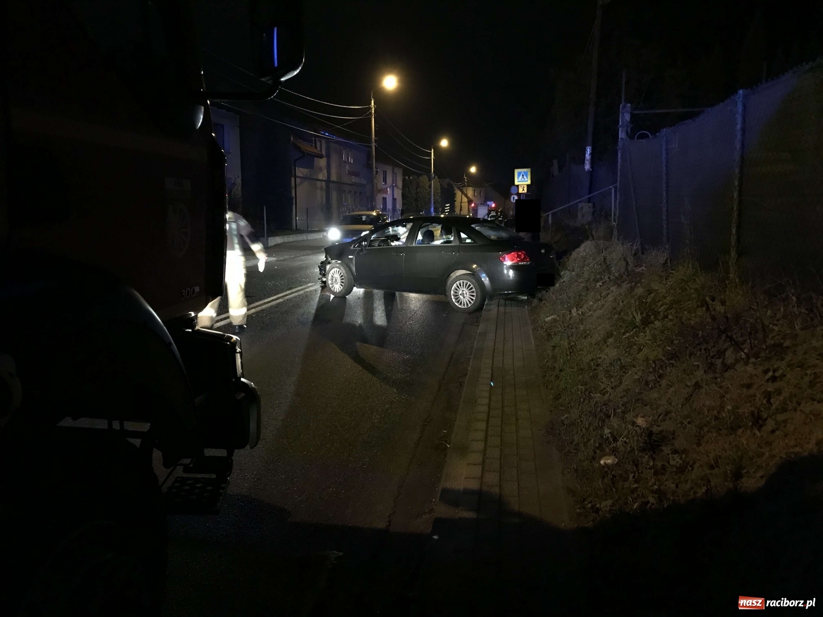 Zdjęcie w galerii na portalu naszraciborz.pl: Zderzenie volkswagena i fiata przy Mieszku [FOTO] wiadomości z regionu