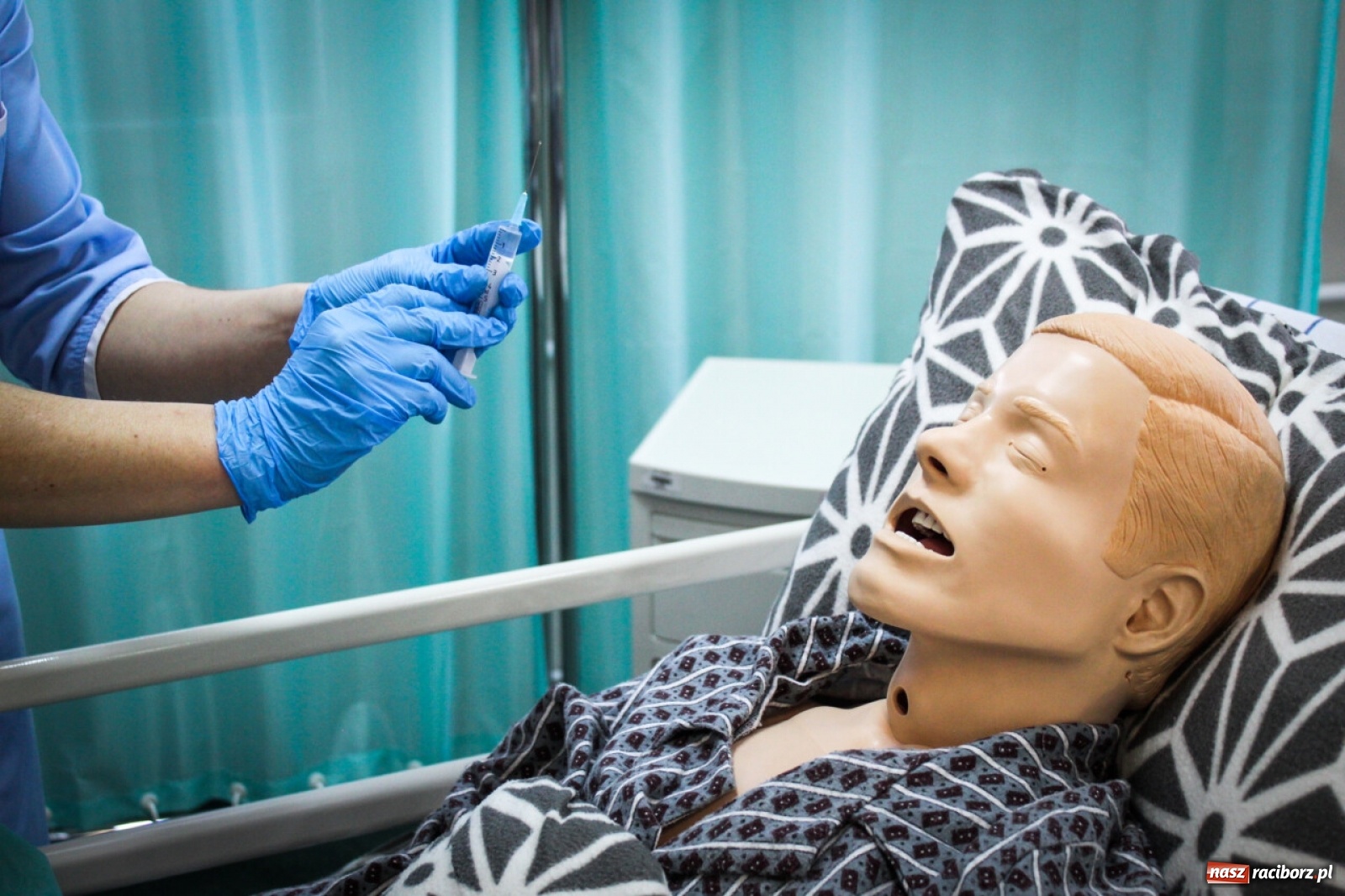 Zdjęcie w galerii na portalu naszraciborz.pl: Kształcenie pielęgniarek w PWSZ w Raciborzu wkracza w nowy wymiar wiadomości z regionu