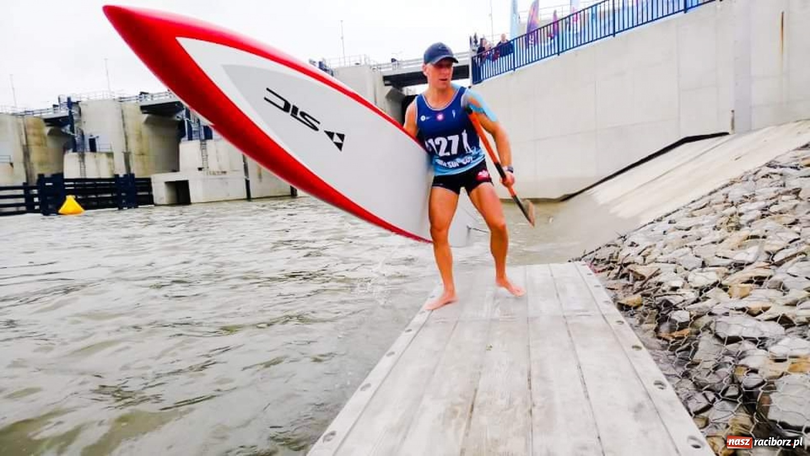 Zdjęcie w galerii na portalu naszraciborz.pl: Raciborskie regaty Odra SUP Cup docenione wiadomości z regionu