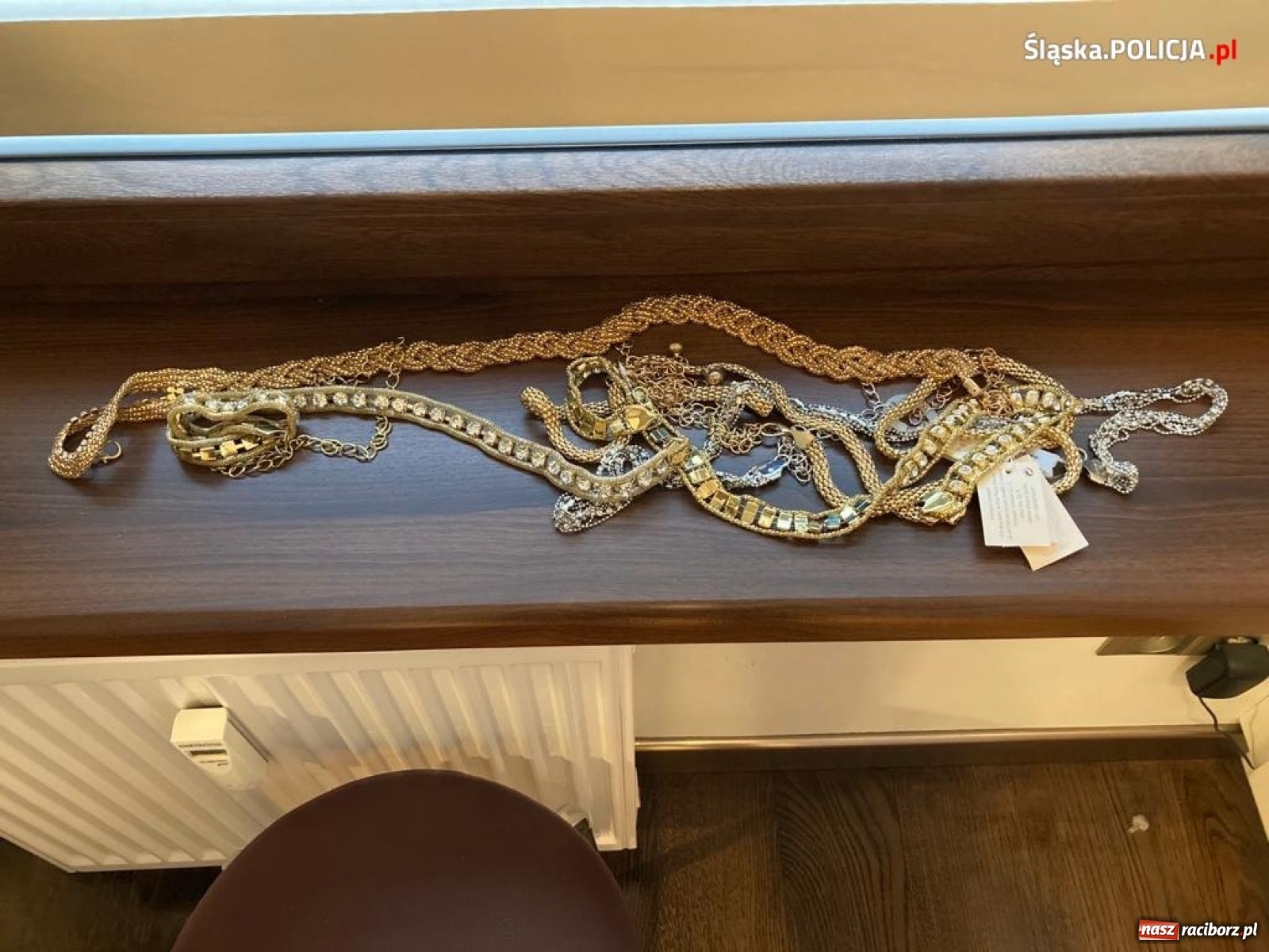 Zdjęcie w galerii na portalu naszraciborz.pl: Kryminalni rozbili gang oszustów podających się za policjantów wiadomości z regionu