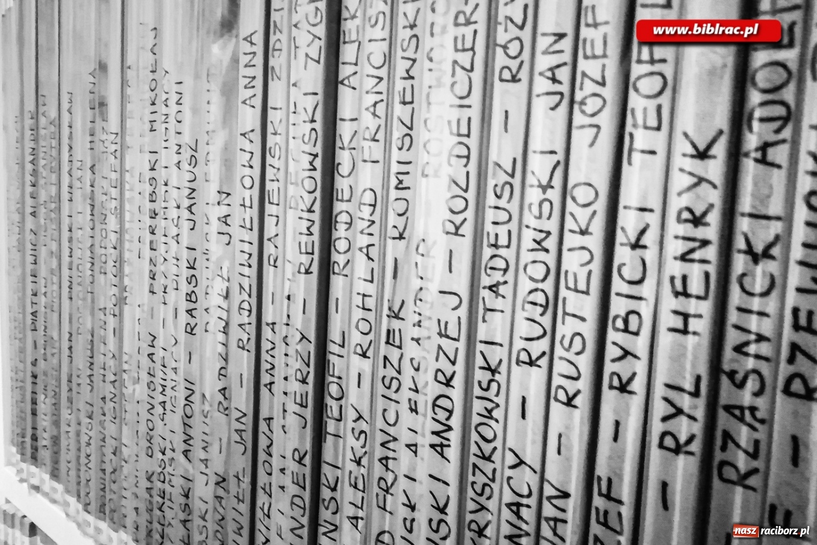 Zdjęcie w galerii na portalu naszraciborz.pl:  Kreatywna fotografia z raciborską biblioteką wiadomości z regionu