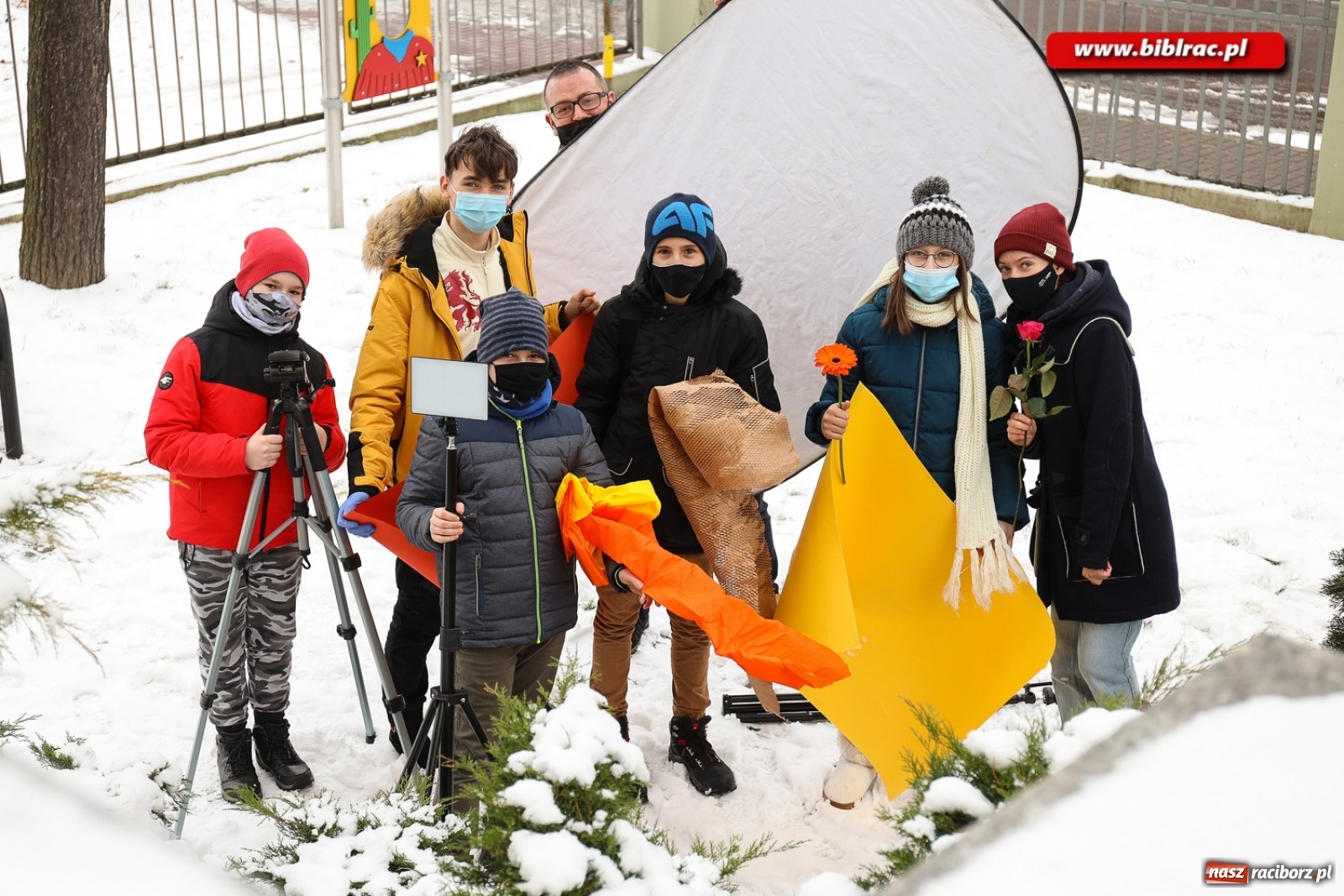 Zdjęcie w galerii na portalu naszraciborz.pl:  Kreatywna fotografia z raciborską biblioteką wiadomości z regionu