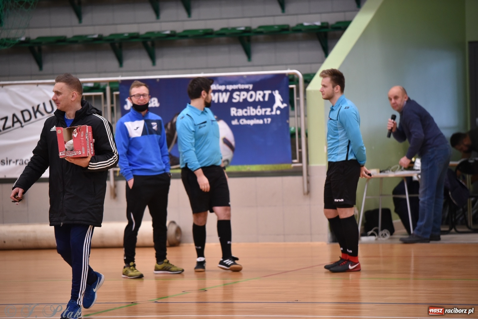 Zdjęcie w galerii na portalu naszraciborz.pl: Halowa rywalizacja o puchar prezesa ŚlZPN [FOTO] wiadomości z regionu