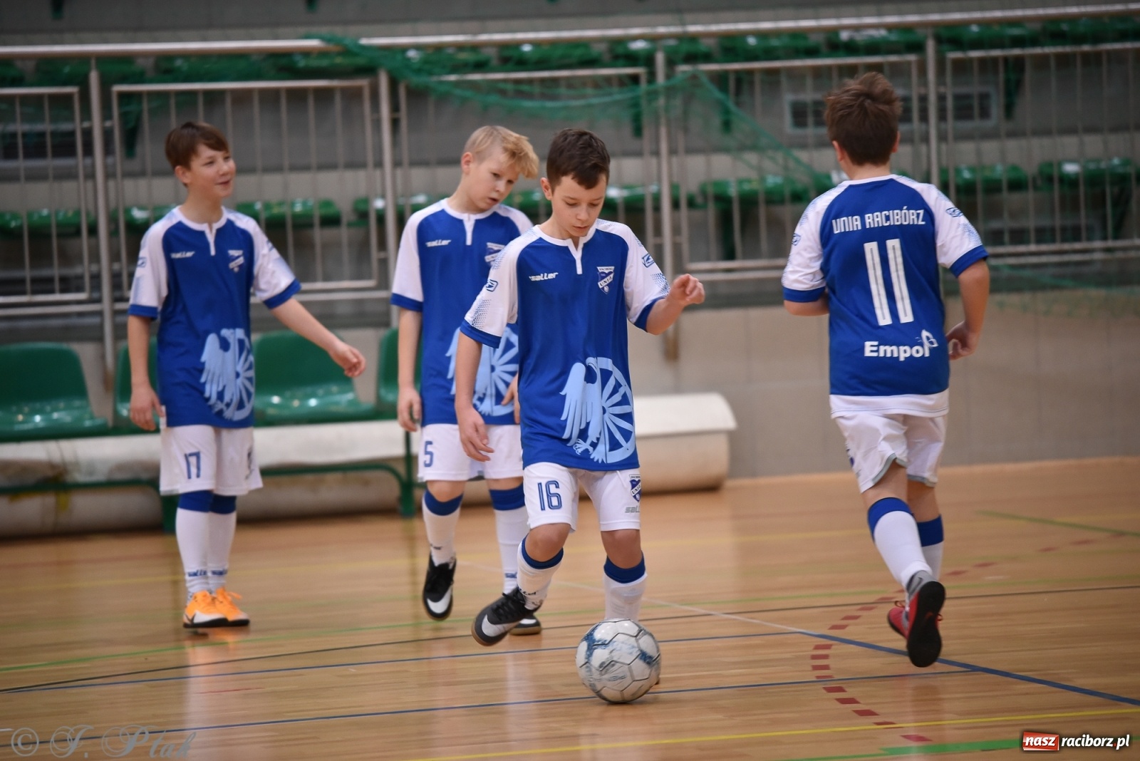 Zdjęcie w galerii na portalu naszraciborz.pl: Halowa rywalizacja o puchar prezesa ŚlZPN [FOTO] wiadomości z regionu