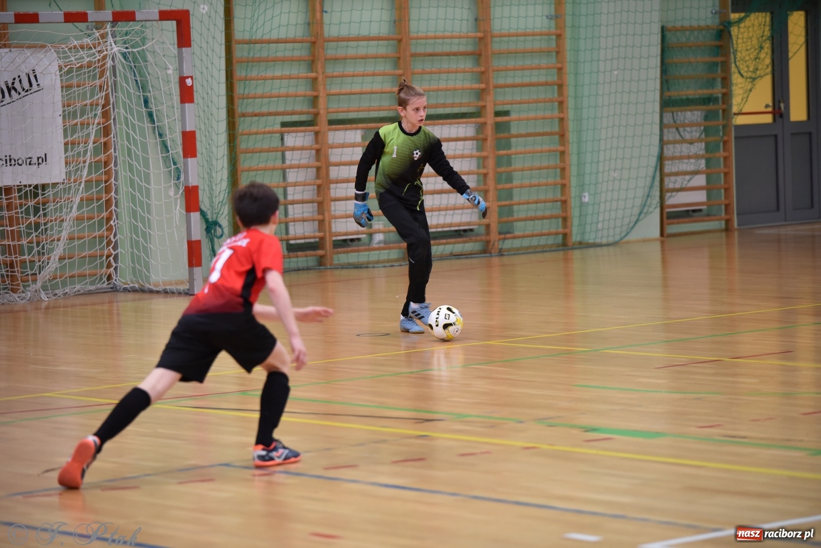 Zdjęcie w galerii na portalu naszraciborz.pl: Halowa rywalizacja o puchar prezesa ŚlZPN [FOTO] wiadomości z regionu