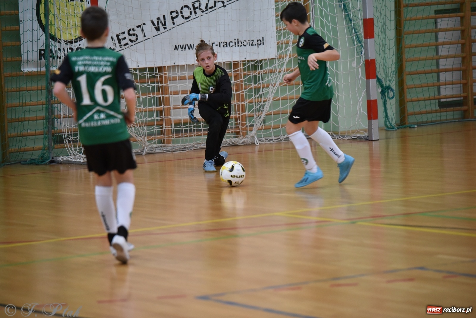 Zdjęcie w galerii na portalu naszraciborz.pl: Halowa rywalizacja o puchar prezesa ŚlZPN [FOTO] wiadomości z regionu