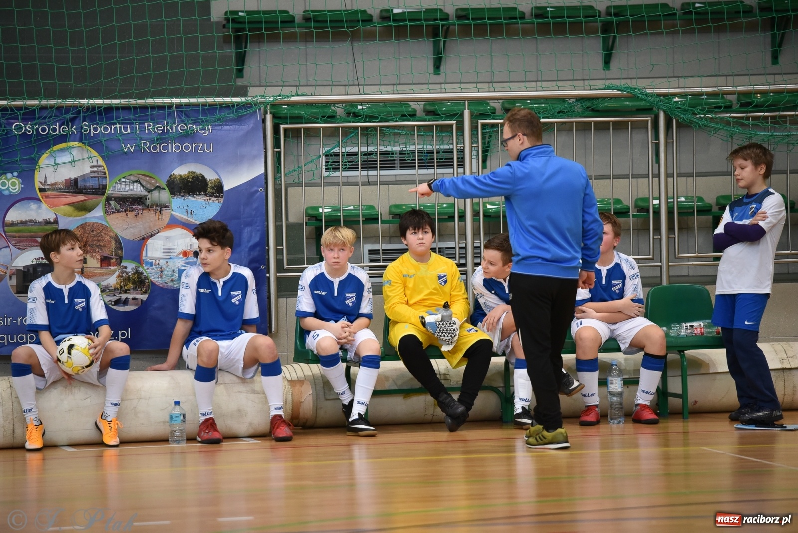 Zdjęcie w galerii na portalu naszraciborz.pl: Halowa rywalizacja o puchar prezesa ŚlZPN [FOTO] wiadomości z regionu