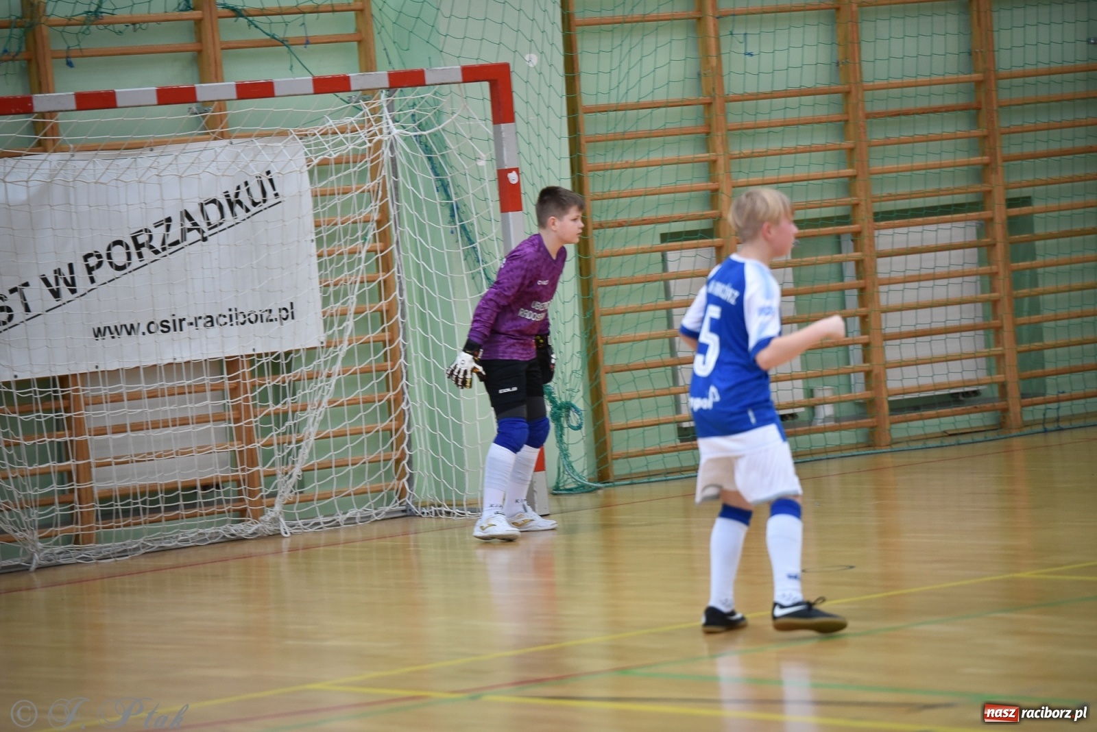 Zdjęcie w galerii na portalu naszraciborz.pl: Halowa rywalizacja o puchar prezesa ŚlZPN [FOTO] wiadomości z regionu