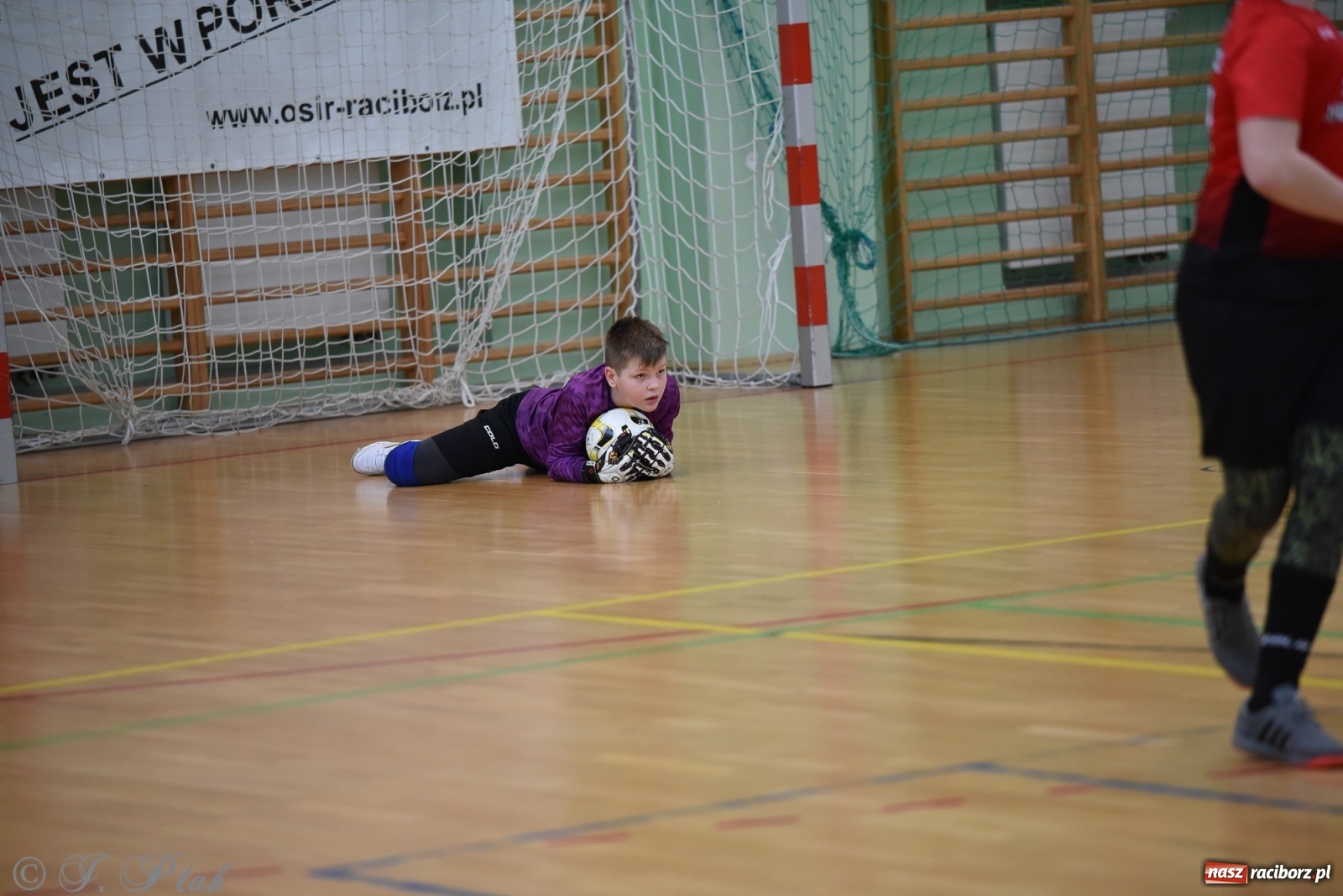 Zdjęcie w galerii na portalu naszraciborz.pl: Halowa rywalizacja o puchar prezesa ŚlZPN [FOTO] wiadomości z regionu