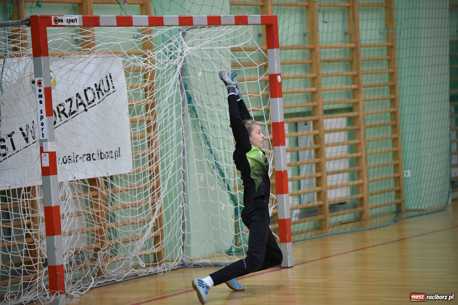 Zdjęcie w galerii na portalu naszraciborz.pl: Halowa rywalizacja o puchar prezesa ŚlZPN [FOTO] wiadomości z regionu