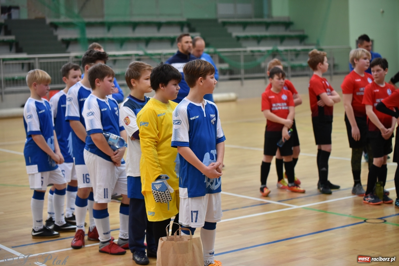 Zdjęcie w galerii na portalu naszraciborz.pl: Halowa rywalizacja o puchar prezesa ŚlZPN [FOTO] wiadomości z regionu