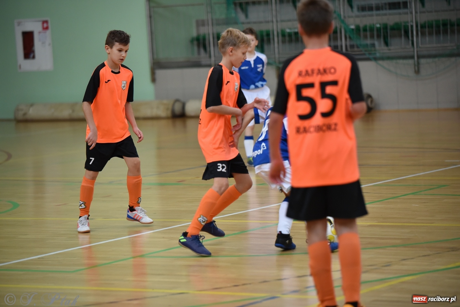 Zdjęcie w galerii na portalu naszraciborz.pl: Halowa rywalizacja o puchar prezesa ŚlZPN [FOTO] wiadomości z regionu