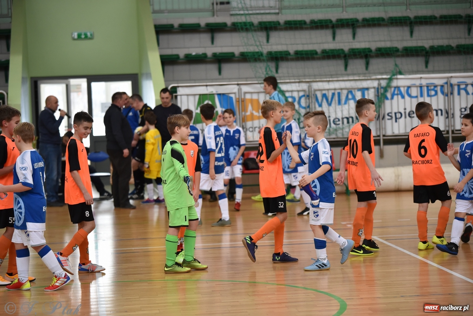 Zdjęcie w galerii na portalu naszraciborz.pl: Halowa rywalizacja o puchar prezesa ŚlZPN [FOTO] wiadomości z regionu