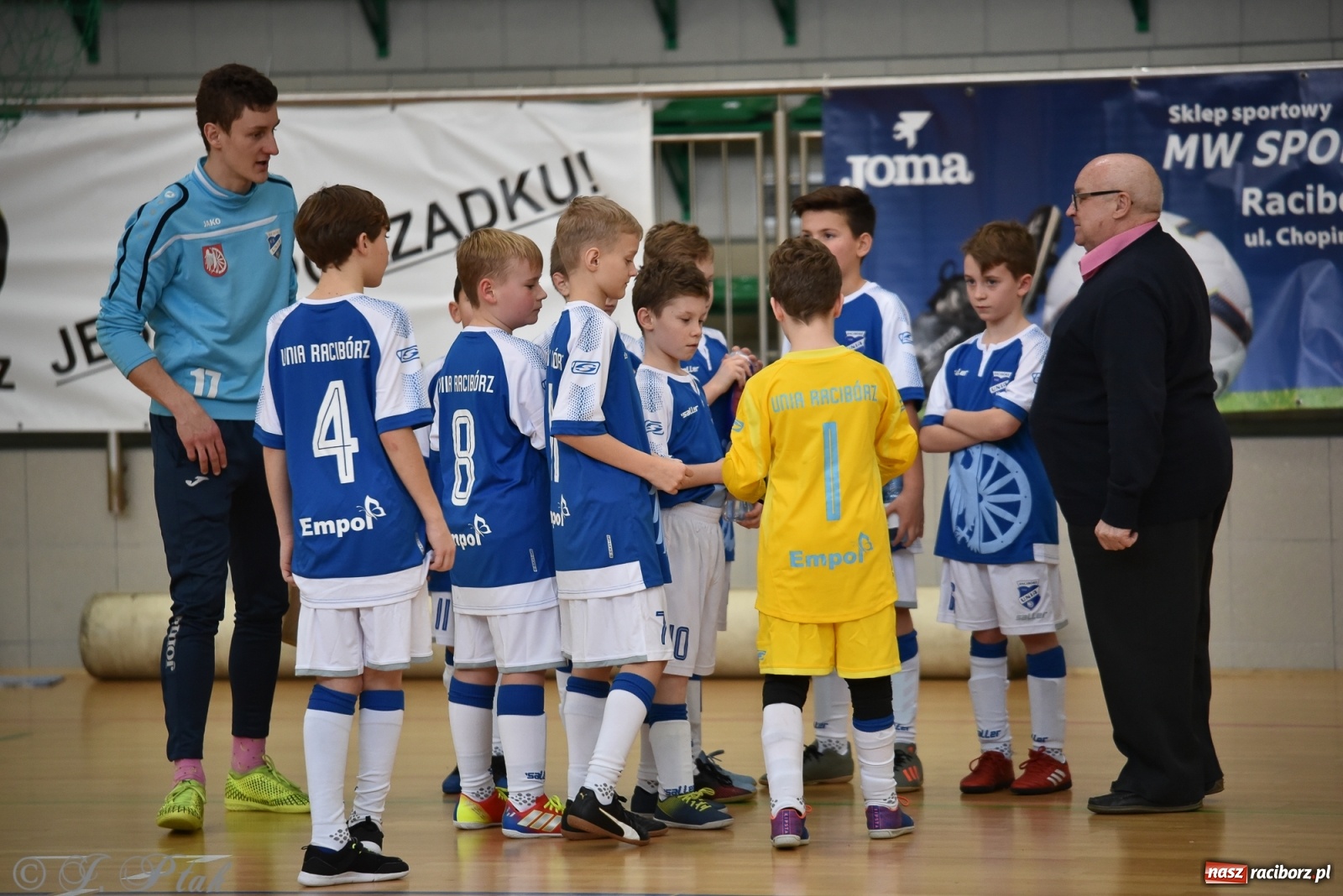 Zdjęcie w galerii na portalu naszraciborz.pl: Halowa rywalizacja o puchar prezesa ŚlZPN [FOTO] wiadomości z regionu