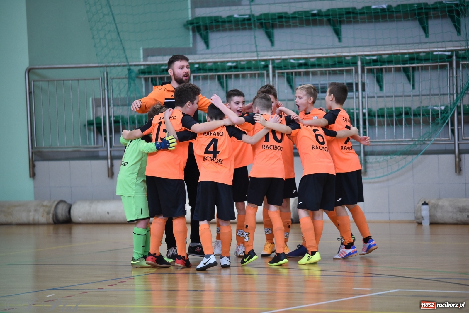 Zdjęcie w galerii na portalu naszraciborz.pl: Halowa rywalizacja o puchar prezesa ŚlZPN [FOTO] wiadomości z regionu