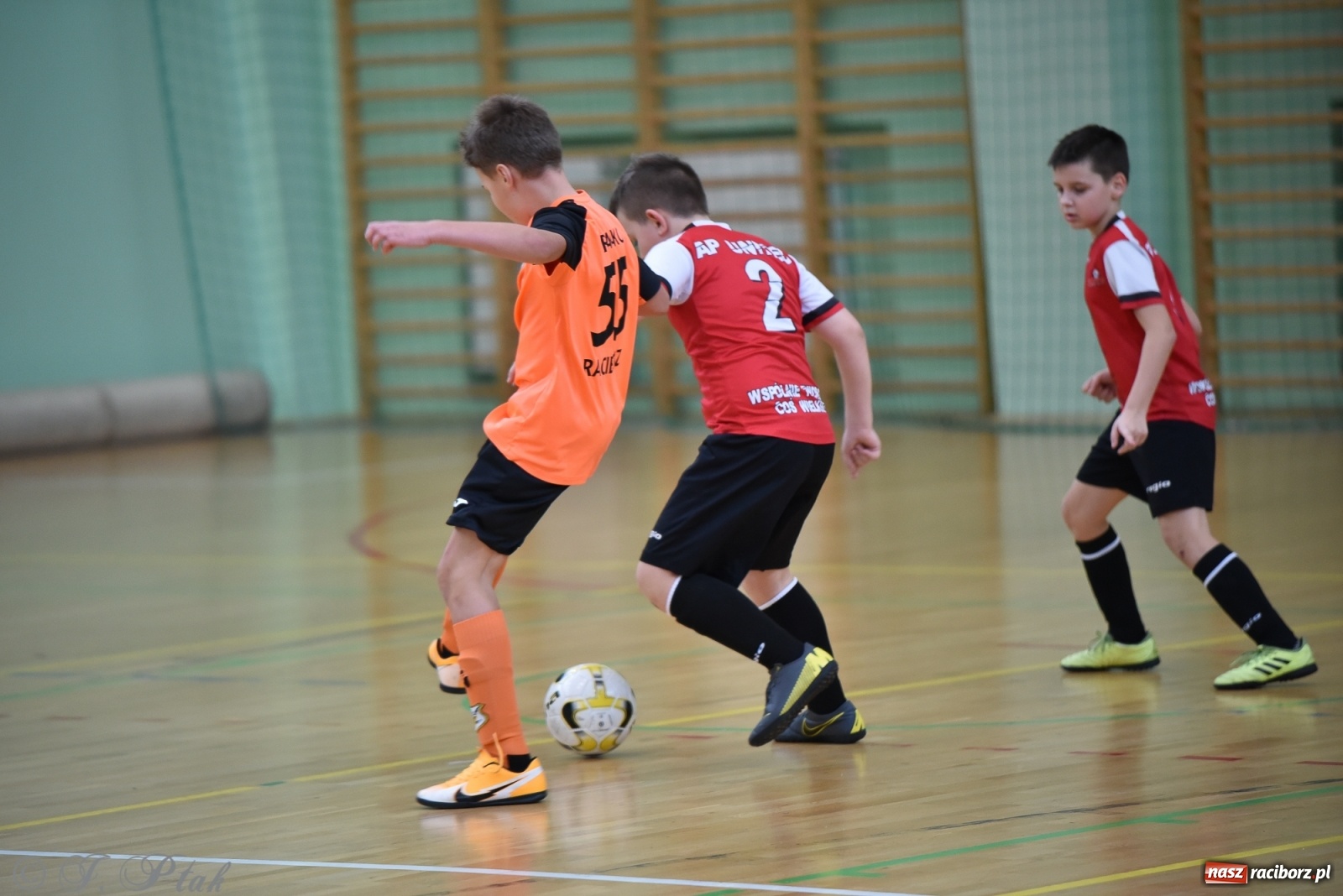 Zdjęcie w galerii na portalu naszraciborz.pl: Halowa rywalizacja o puchar prezesa ŚlZPN [FOTO] wiadomości z regionu