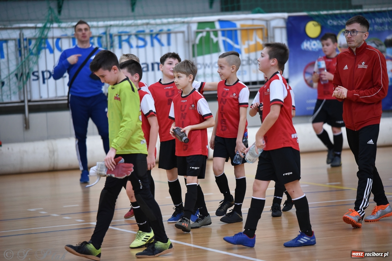 Zdjęcie w galerii na portalu naszraciborz.pl: Halowa rywalizacja o puchar prezesa ŚlZPN [FOTO] wiadomości z regionu