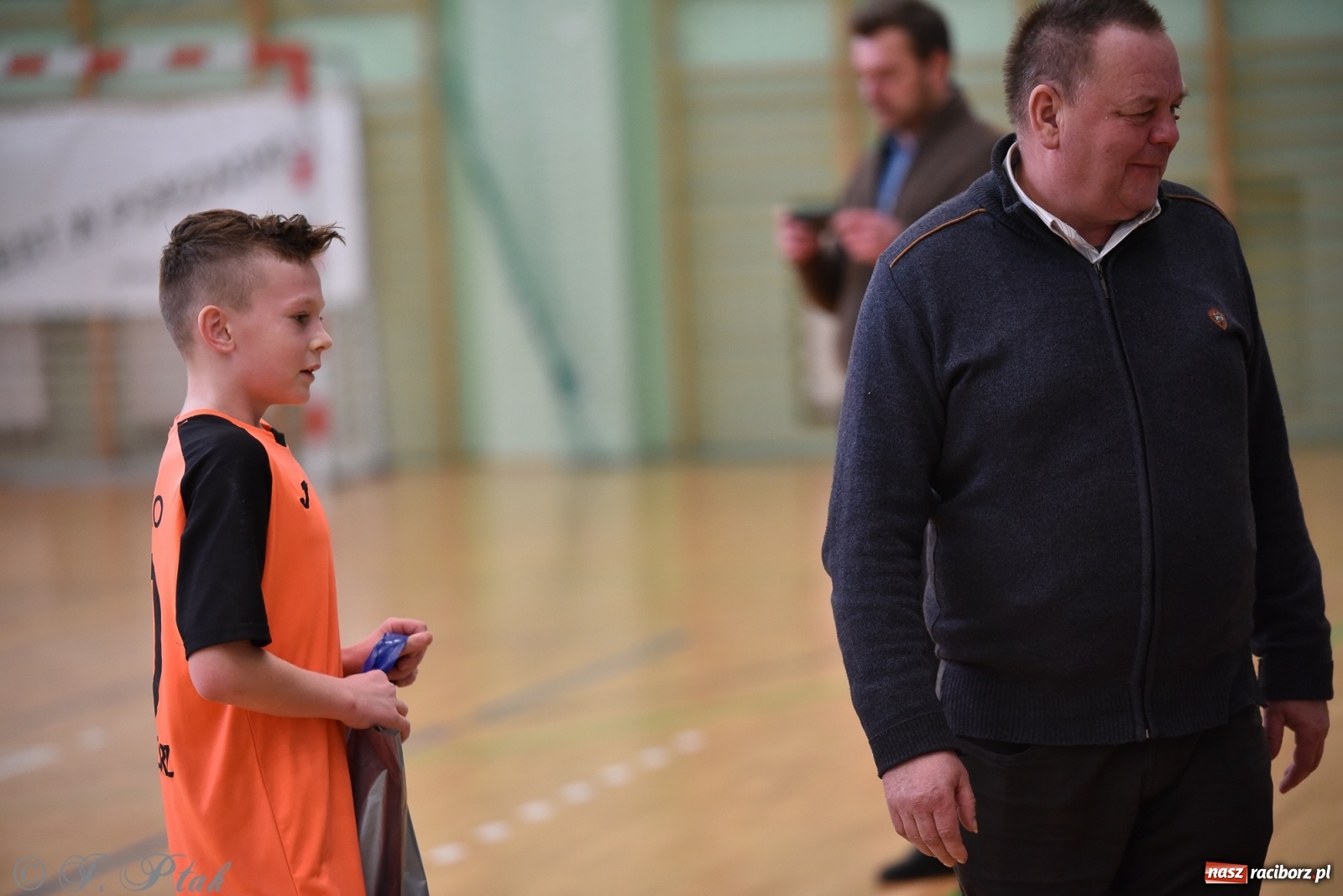 Zdjęcie w galerii na portalu naszraciborz.pl: Halowa rywalizacja o puchar prezesa ŚlZPN [FOTO] wiadomości z regionu