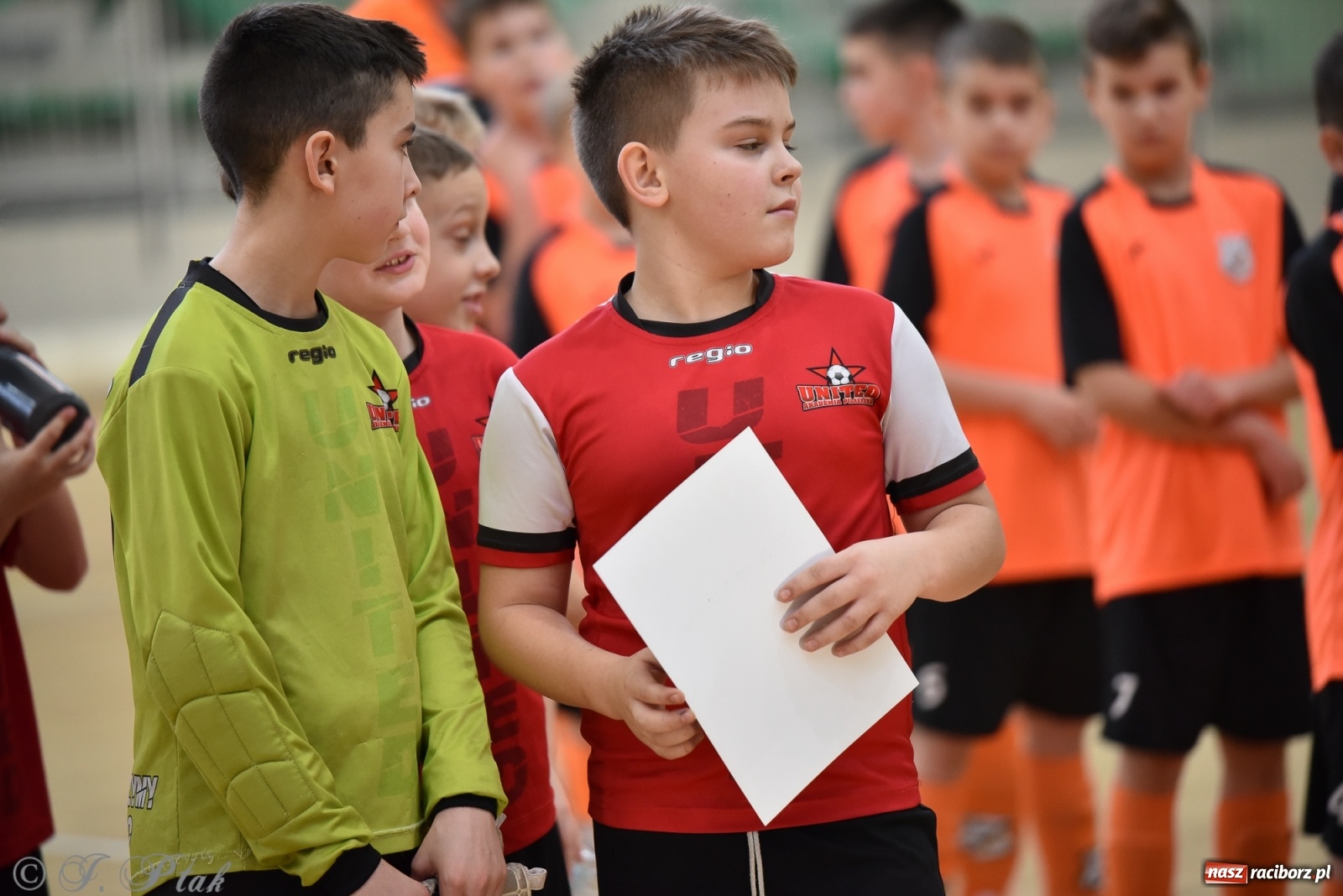 Zdjęcie w galerii na portalu naszraciborz.pl: Halowa rywalizacja o puchar prezesa ŚlZPN [FOTO] wiadomości z regionu