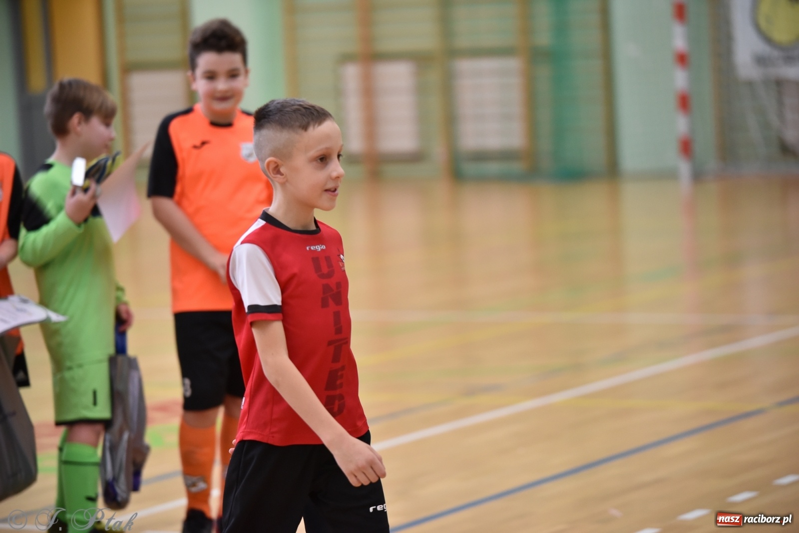 Zdjęcie w galerii na portalu naszraciborz.pl: Halowa rywalizacja o puchar prezesa ŚlZPN [FOTO] wiadomości z regionu