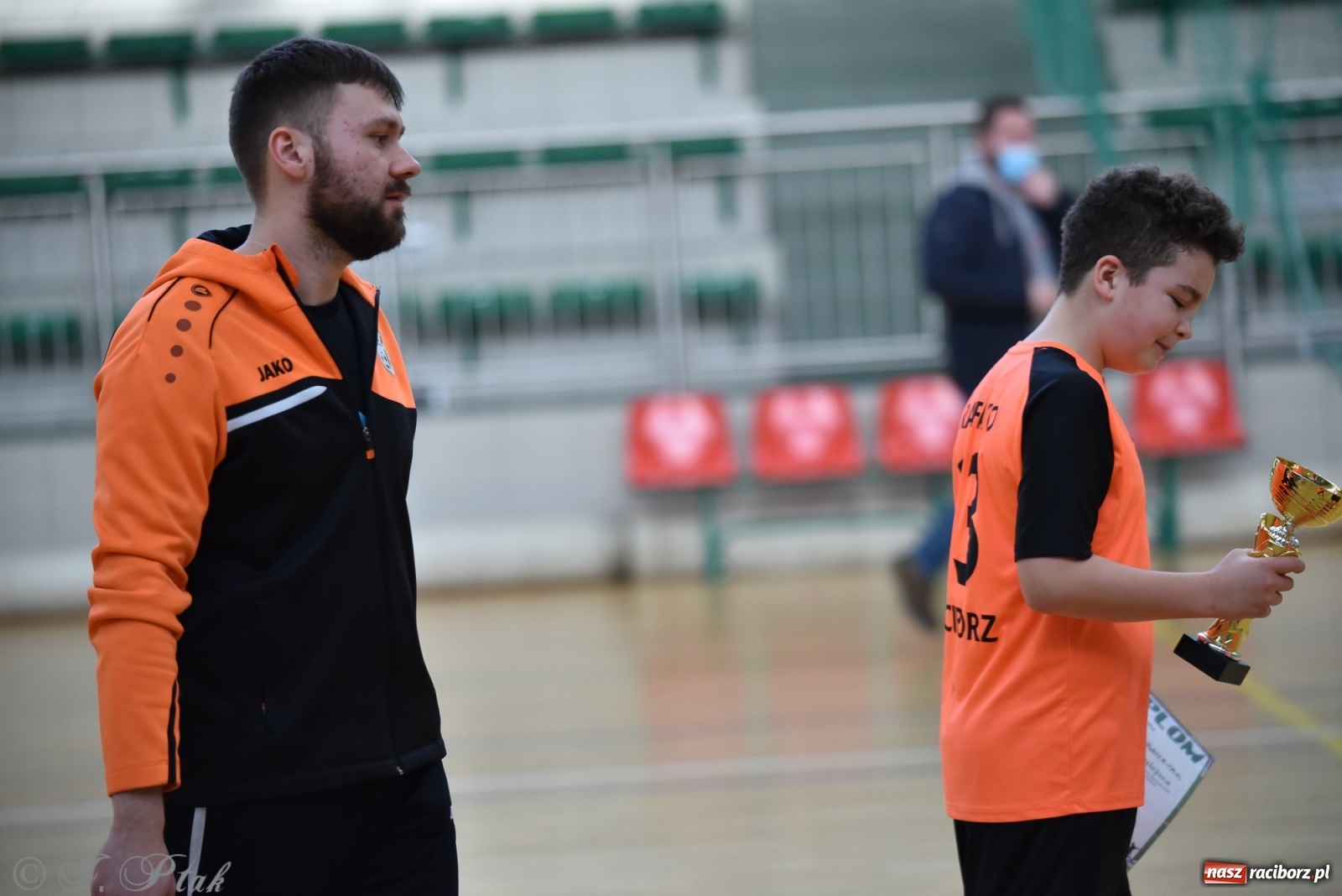 Zdjęcie w galerii na portalu naszraciborz.pl: Halowa rywalizacja o puchar prezesa ŚlZPN [FOTO] wiadomości z regionu