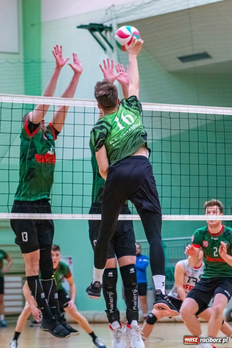 Zdjęcie w galerii na portalu naszraciborz.pl: Siatkarze Rafako bez punktów w starciu z Płomieniem Przystajń [FOTO] wiadomości z regionu