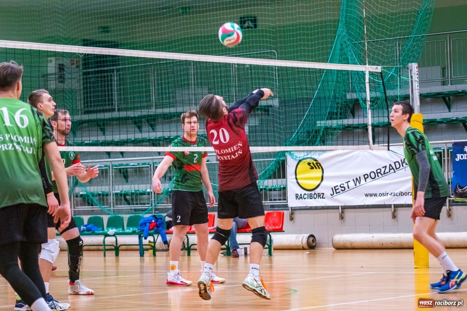 Zdjęcie w galerii na portalu naszraciborz.pl: Siatkarze Rafako bez punktów w starciu z Płomieniem Przystajń [FOTO] wiadomości z regionu