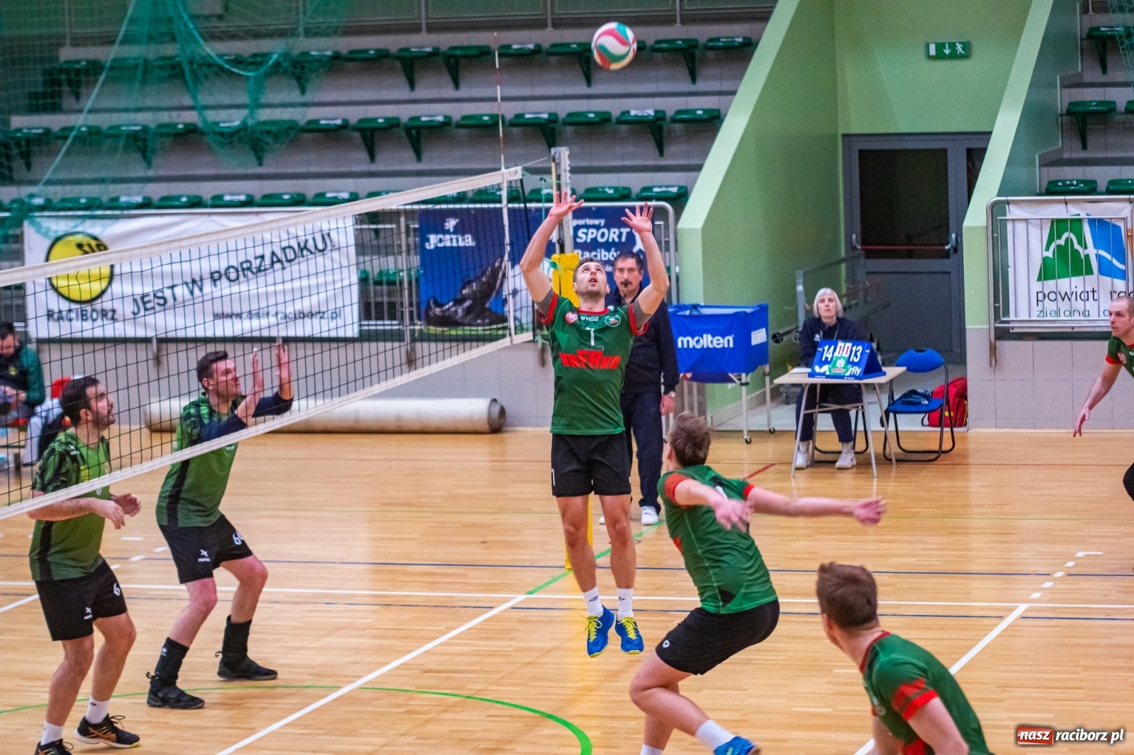 Zdjęcie w galerii na portalu naszraciborz.pl: Siatkarze Rafako bez punktów w starciu z Płomieniem Przystajń [FOTO] wiadomości z regionu