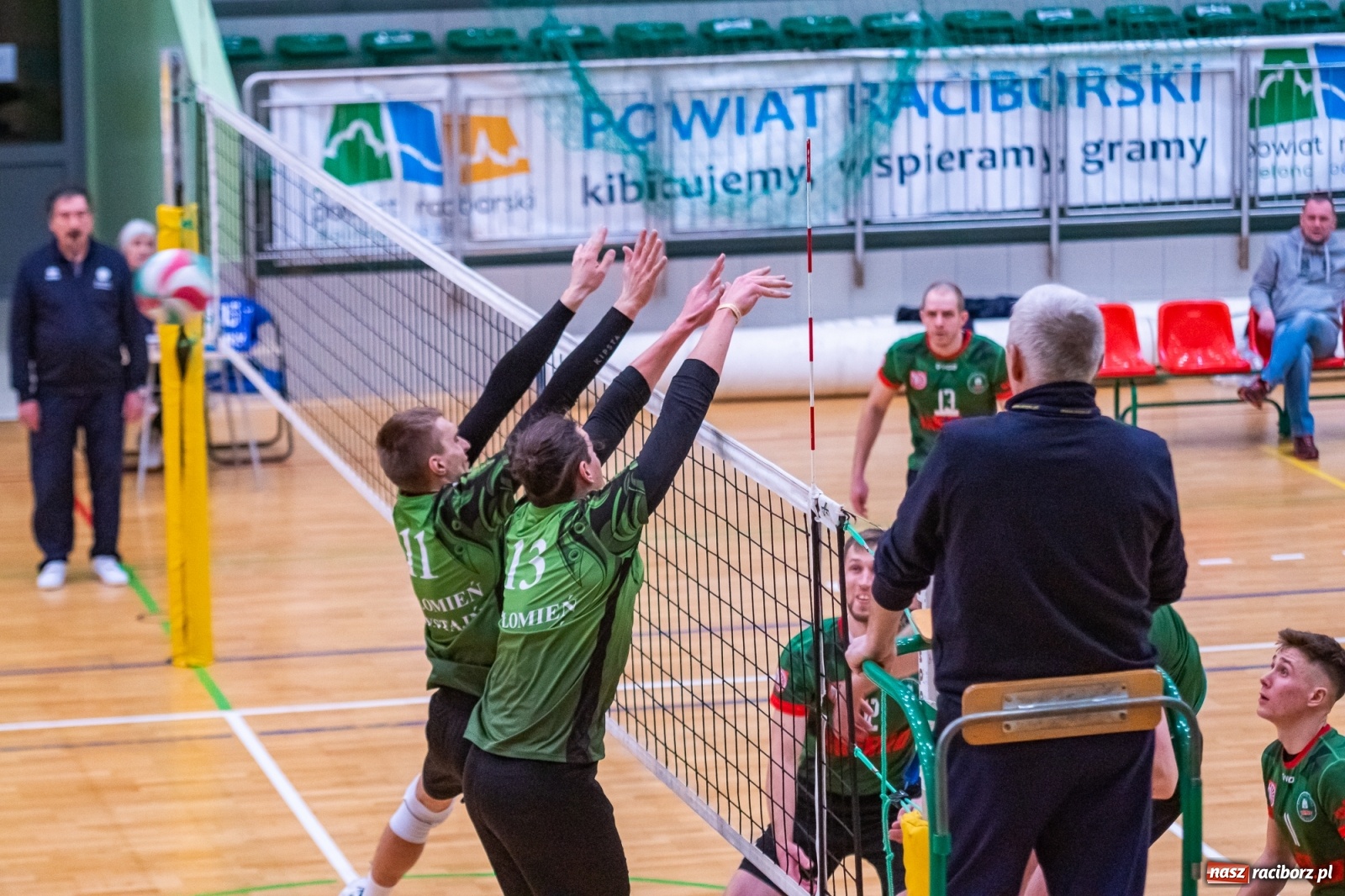 Zdjęcie w galerii na portalu naszraciborz.pl: Siatkarze Rafako bez punktów w starciu z Płomieniem Przystajń [FOTO] wiadomości z regionu