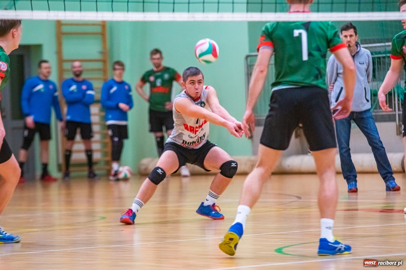 Zdjęcie w galerii na portalu naszraciborz.pl: Siatkarze Rafako bez punktów w starciu z Płomieniem Przystajń [FOTO] wiadomości z regionu