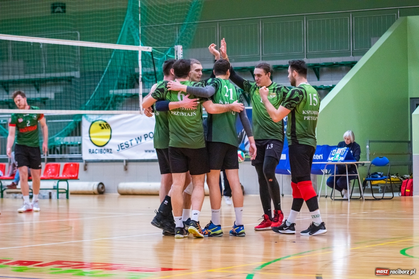 Zdjęcie w galerii na portalu naszraciborz.pl: Siatkarze Rafako bez punktów w starciu z Płomieniem Przystajń [FOTO] wiadomości z regionu
