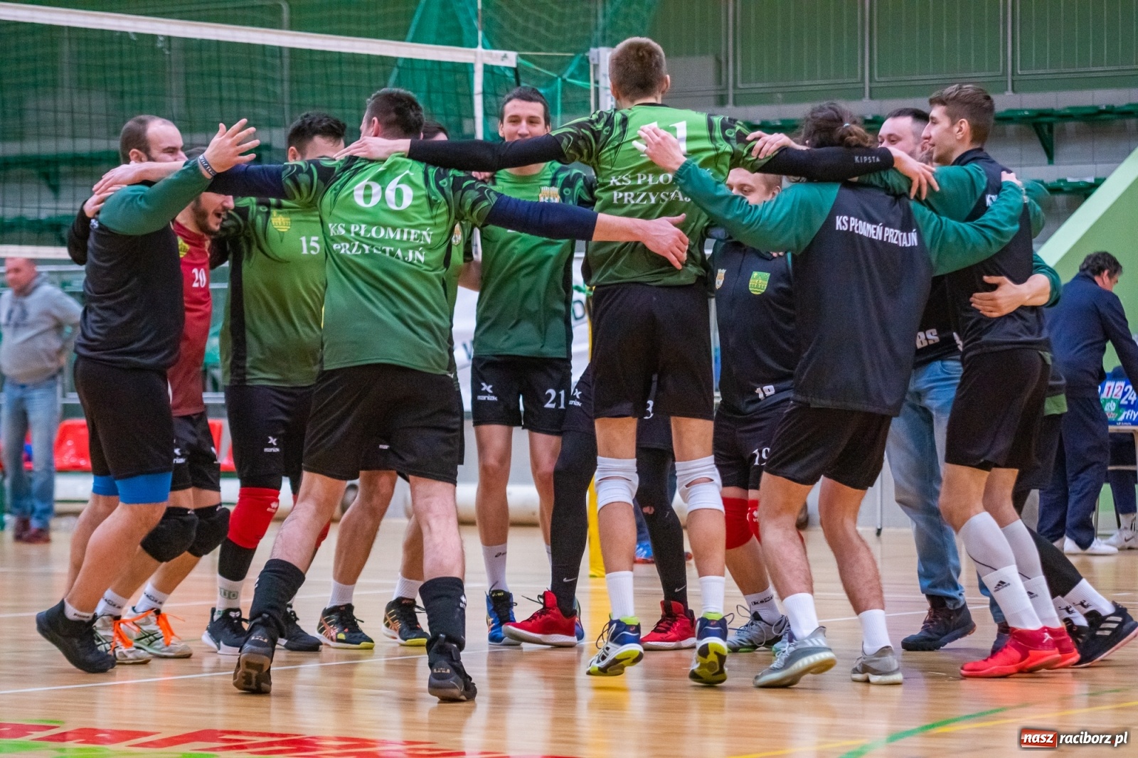 Zdjęcie w galerii na portalu naszraciborz.pl: Siatkarze Rafako bez punktów w starciu z Płomieniem Przystajń [FOTO] wiadomości z regionu