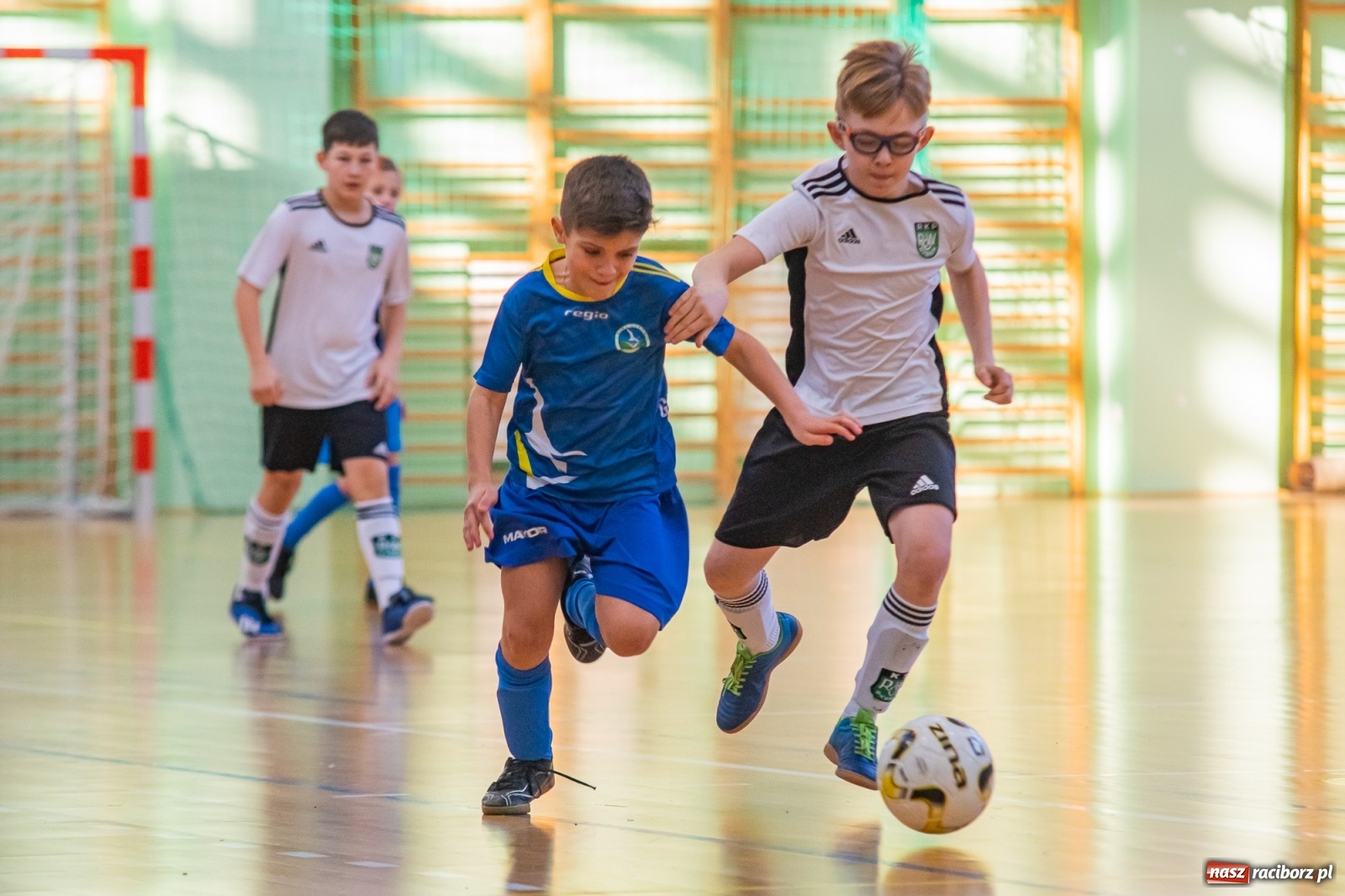 Zdjęcie w galerii na portalu naszraciborz.pl: Piłkarskie zmagania rocznika 2011 w Arenie Rafako [FOTO] wiadomości z regionu