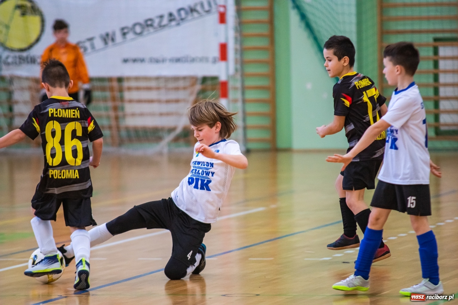 Zdjęcie w galerii na portalu naszraciborz.pl: Piłkarskie zmagania rocznika 2011 w Arenie Rafako [FOTO] wiadomości z regionu