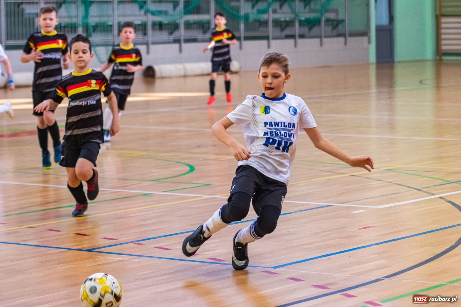 Zdjęcie w galerii na portalu naszraciborz.pl: Piłkarskie zmagania rocznika 2011 w Arenie Rafako [FOTO] wiadomości z regionu