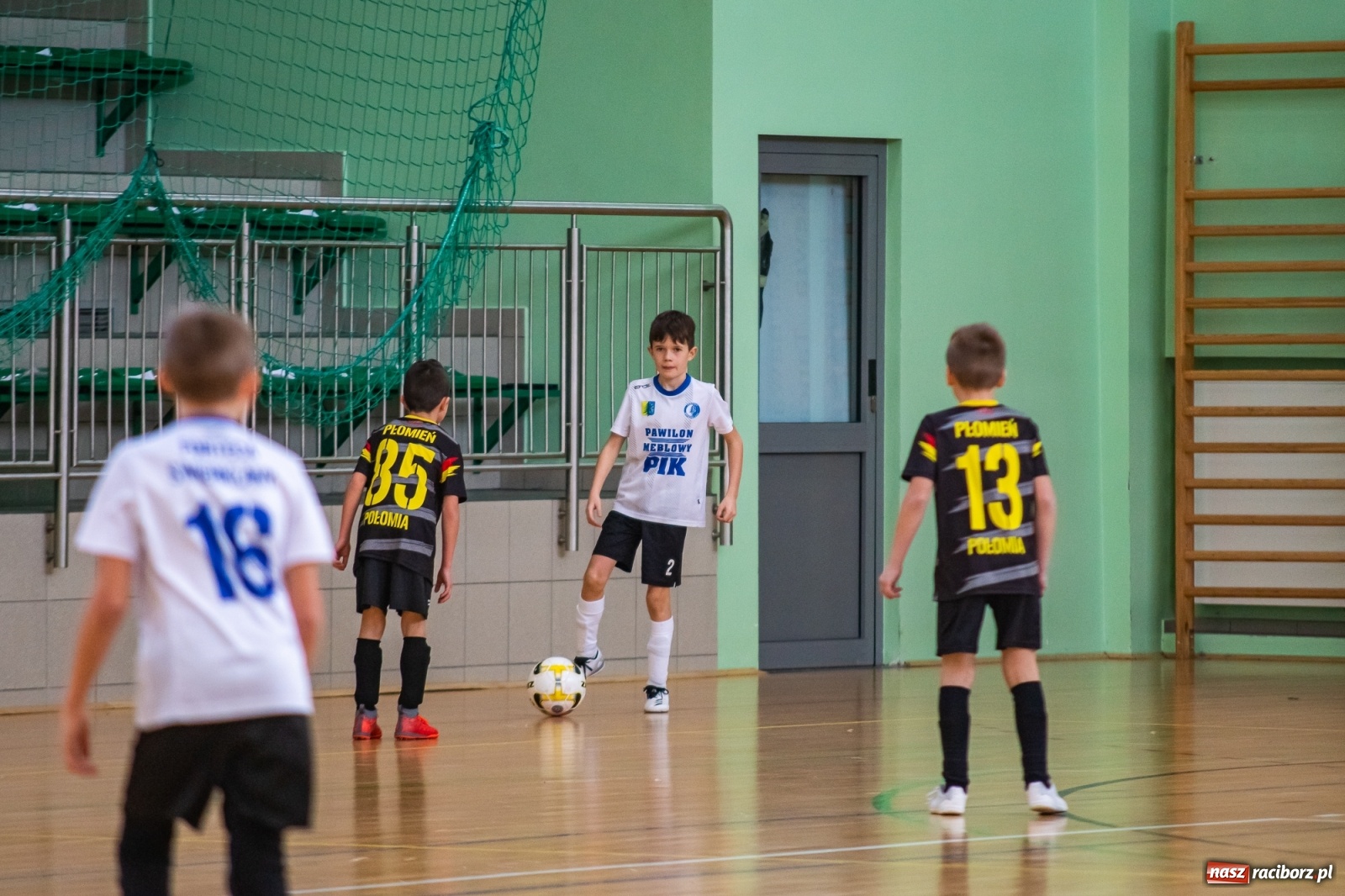 Zdjęcie w galerii na portalu naszraciborz.pl: Piłkarskie zmagania rocznika 2011 w Arenie Rafako [FOTO] wiadomości z regionu