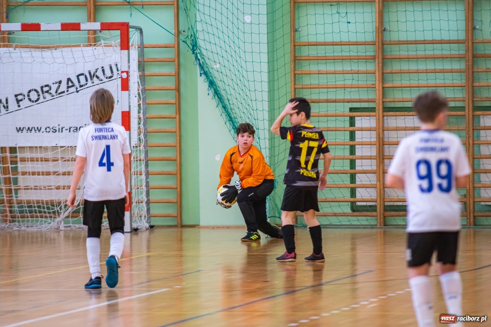 Zdjęcie w galerii na portalu naszraciborz.pl: Piłkarskie zmagania rocznika 2011 w Arenie Rafako [FOTO] wiadomości z regionu