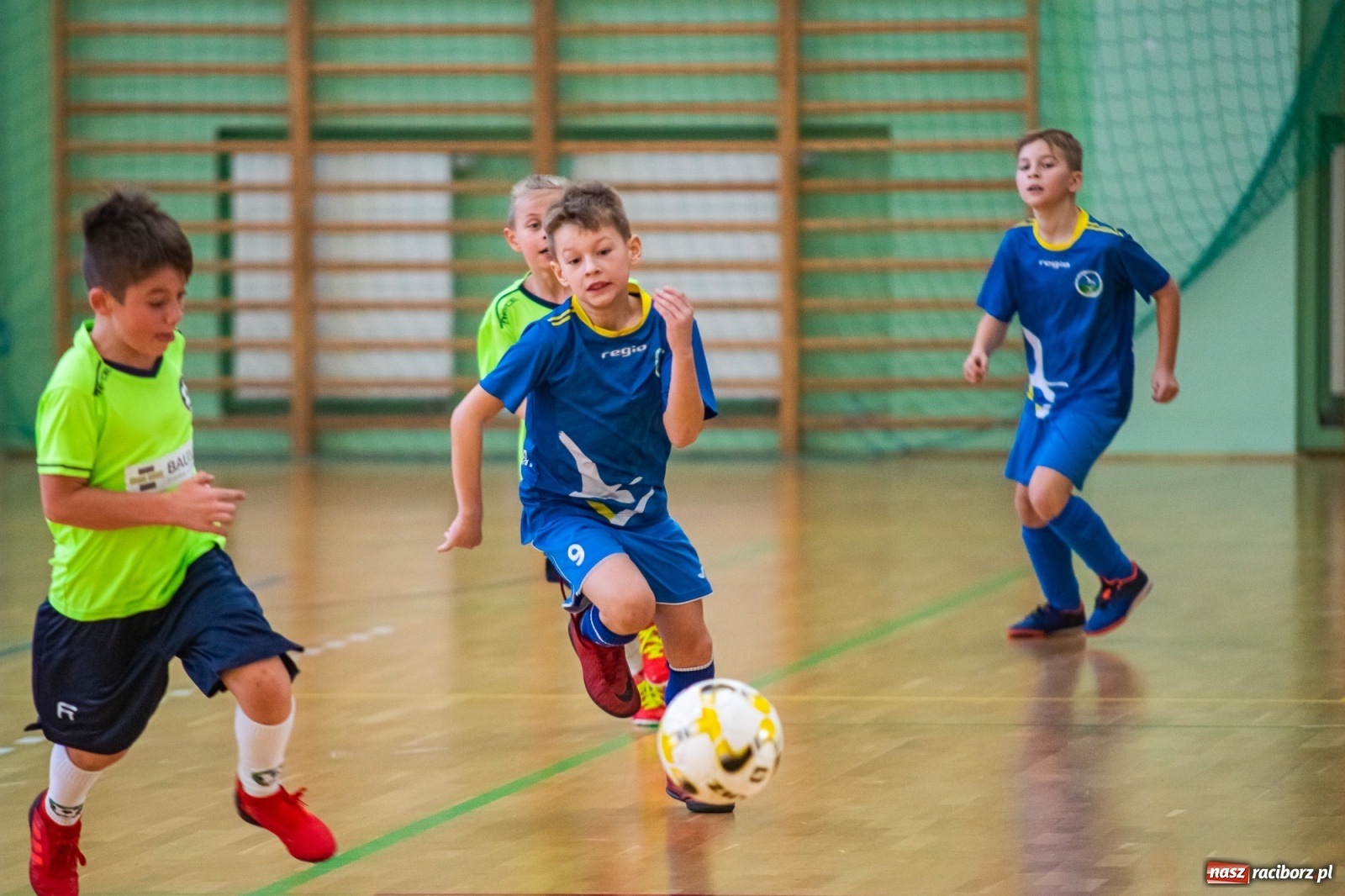 Zdjęcie w galerii na portalu naszraciborz.pl: Piłkarskie zmagania rocznika 2011 w Arenie Rafako [FOTO] wiadomości z regionu